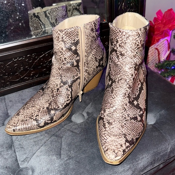 Snake-Print Booties - Picture 5 of 16